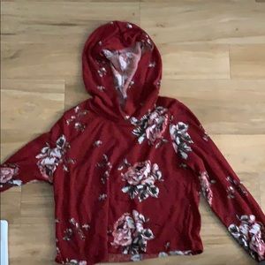 CHARLOTTE RUSSE CROPPED SWEATER/ SHIRT